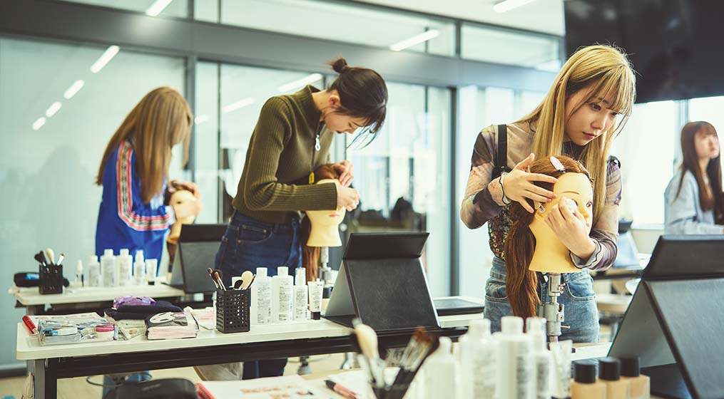 メイクの技術を磨く日本メイクアップ技術検定